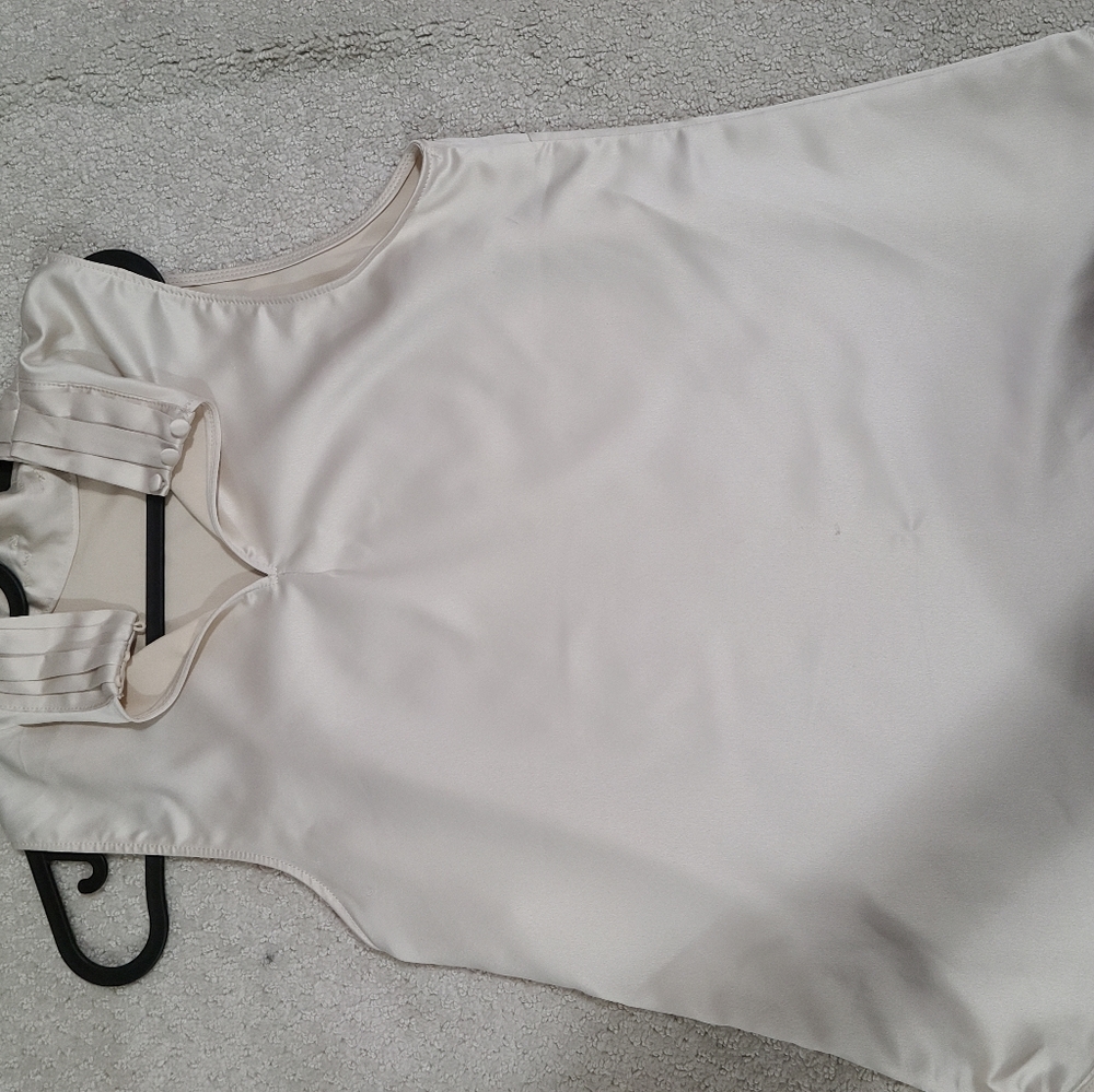 Clothes - Picture 2 of 15